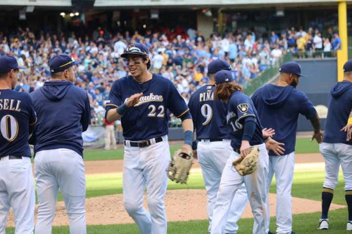 Gamel's walk-off hit gives Brewers win in wild finish