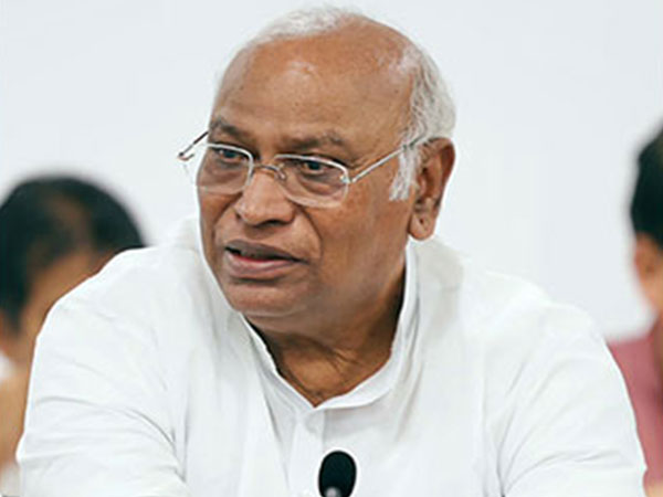 "For students justice, Modi govt must be held accountable": Kharge targets Centre over NEET-PG postponement