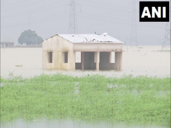 Adityanath surveys flood-hit areas in Gorakhpur, reviews COVID readiness in Ballia, Azamgarh