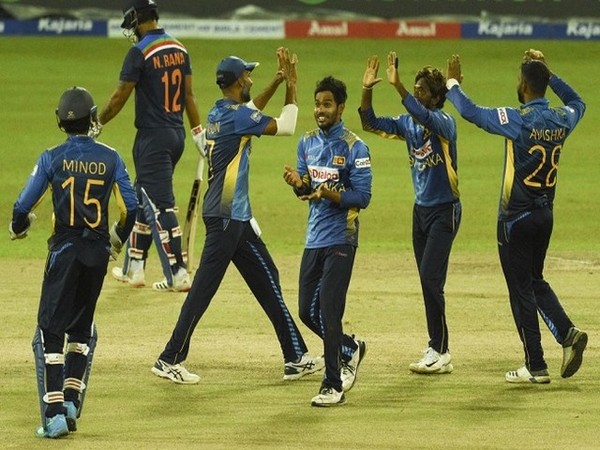 Dananjaya, Jayawickrama help Sri Lanka restrict India to 225 in third ODI