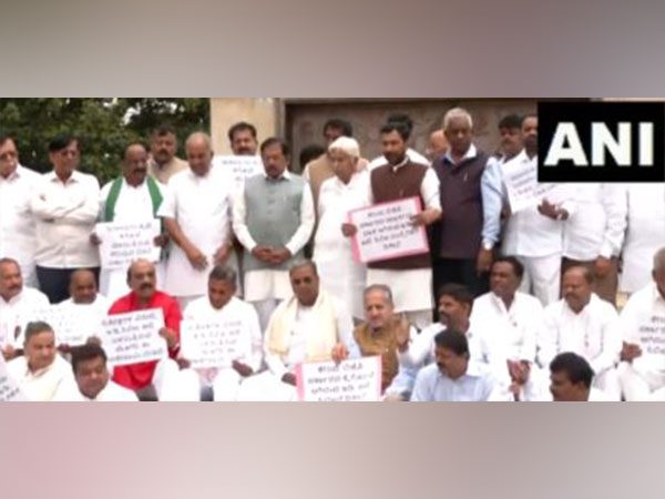 Karnataka Congress Protests ED Actions Amidst Valmiki Corporation Scandal