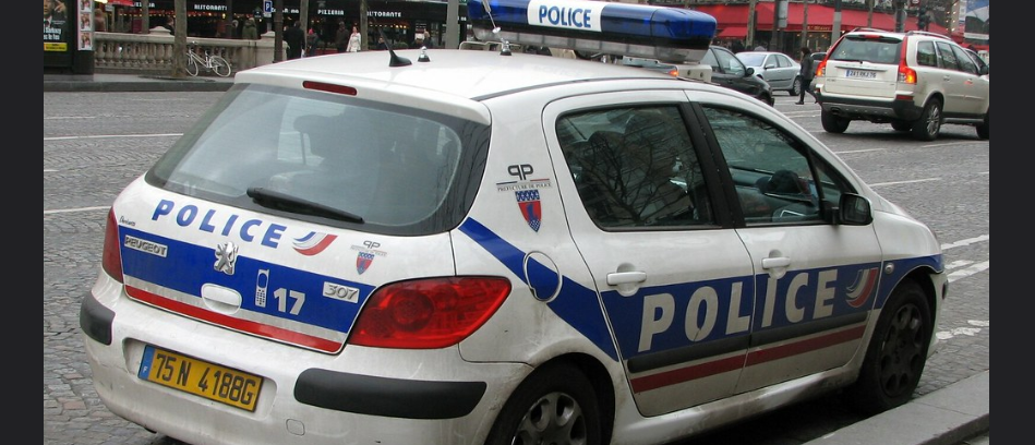 UPDATE 6-Paris police employee stabs four to death in force HQ before being shot dead