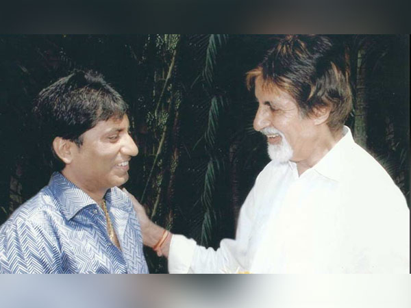 Remember Anand's climax?  Big B did that in real life for Raju Srivastav