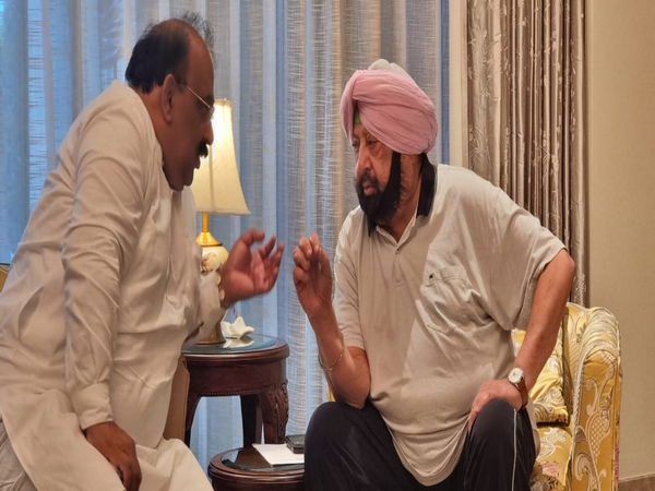 Punjab BJP Chief Ashwani Sharma meets Former CM Amarinder Singh