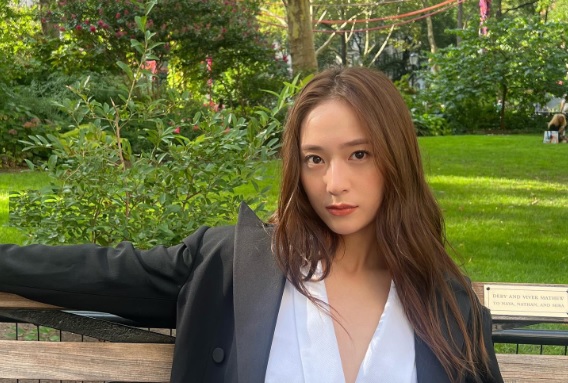 Krystal Opens Up About Filming 'Cobweb' Sex Scene with Oh Jung Se