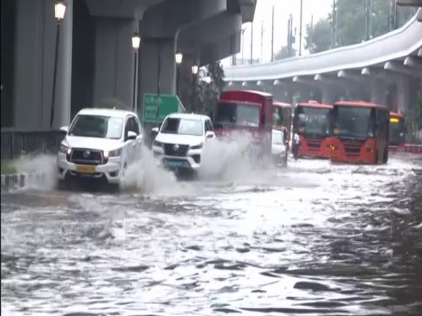 Hyderabad Police and Civic Bodies Strategize Traffic Management Amid Heavy Rains