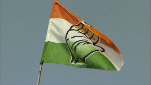 Congress candidate Vanteru Pratap Reddy attempts suicide to prevent police raid at his house