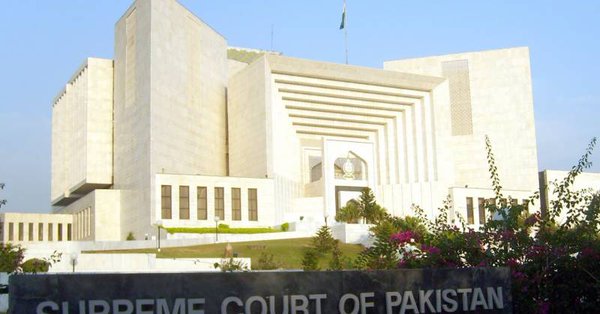 Pak SC orders Imran govt to remove names of opposition leaders from ECL
