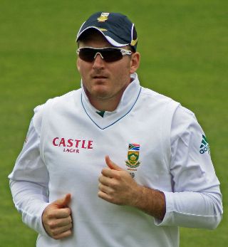 Cricket-Cautious Smith confirms on-going discussions over S Africa role