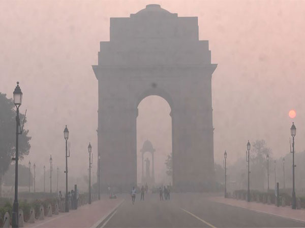 Delhi Choked: Smog Engulfs City as Air Quality Plummets