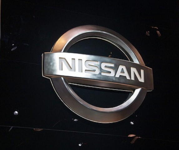 UPDATE 1-Nissan CEO calls on Renault to listen to detail of Ghosn allegations
