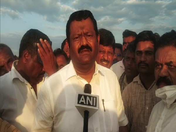 Karnataka: Dharwad farmers facing crop loss due to unseasonal rains will receive compensation by Nov 30, says Minister