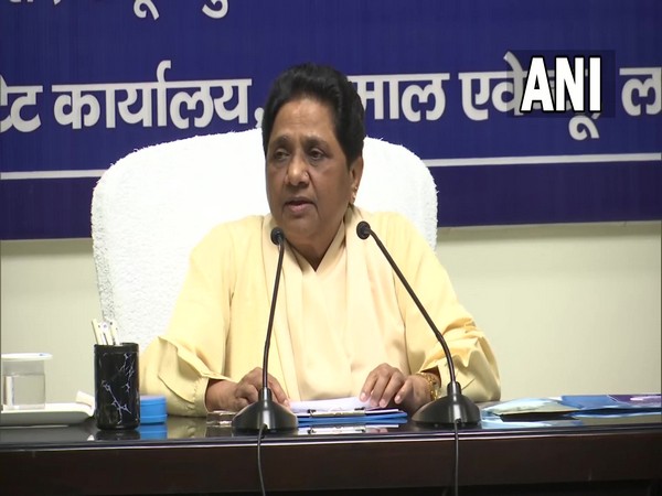Central Govt should sit with farmers, solve their issues so that they can go back home, says Mayawati