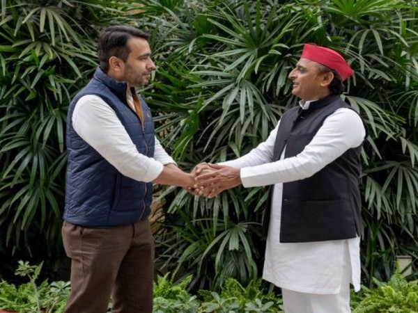 Jayant Chaudhary meets Akhilesh Yadav, alliance with SP likely to be announced soon