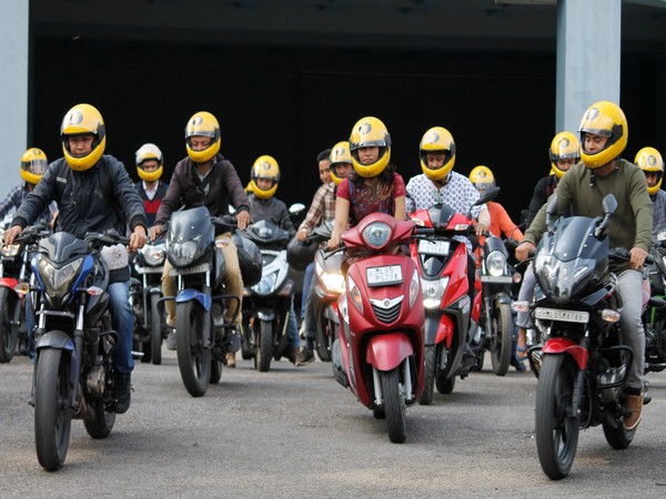 Scooter Surge: Two-Wheelers Outshine Motorcycles in FY25