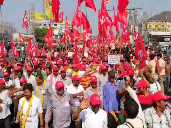 Kerala: Trade Unions protest uniform GST rate of 28% on lotteries