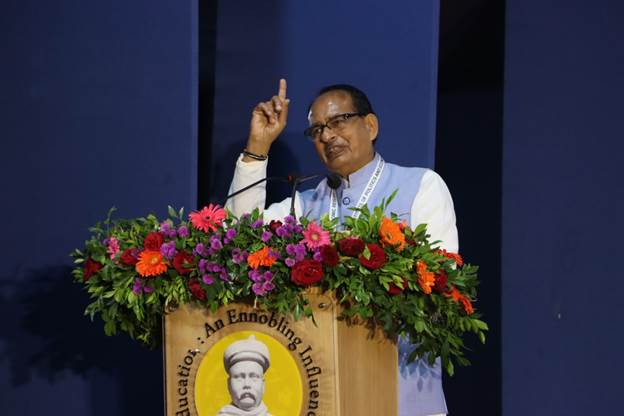 Shivraj Singh Announces Housing and Agricultural Initiatives on National Farmers Day 2024

