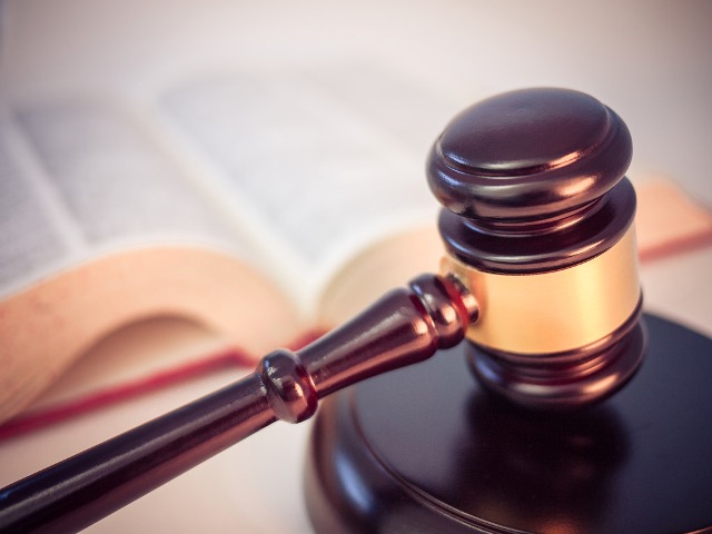 UPDATE 2-Federal judge leans toward upholding Massachusetts vaping ban