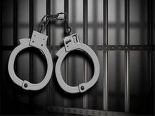UP STF arrests three for theft at jewellery shop in Mumbai