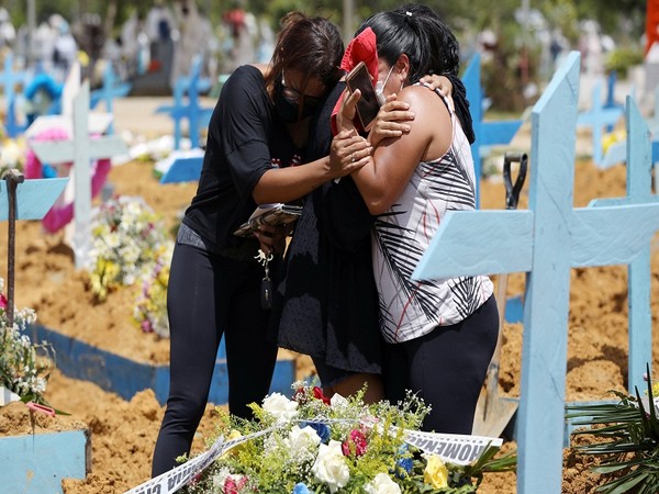 Brazil's COVID-19 death toll surpasses 216,000