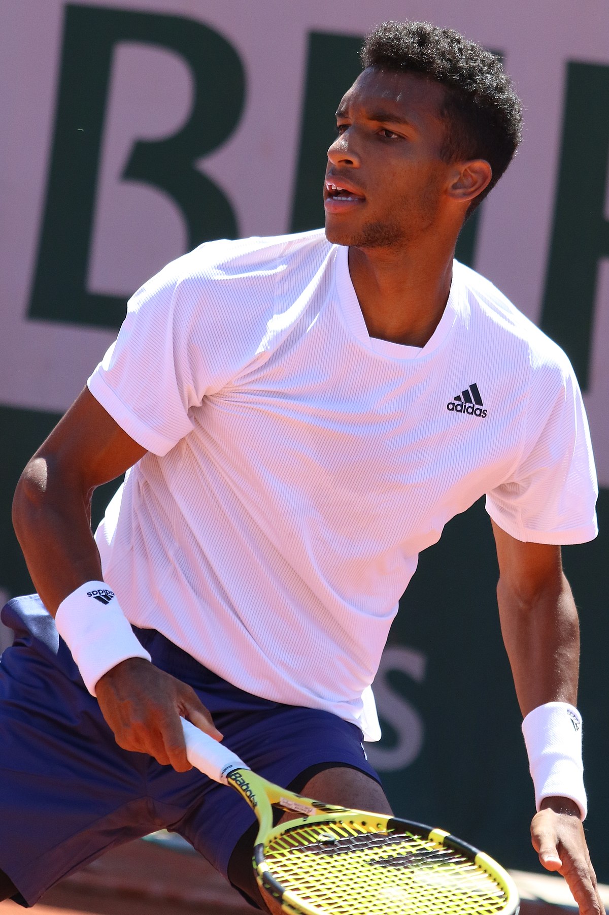 Auger-Aliassime leads Canada past Italy into Davis Cup final