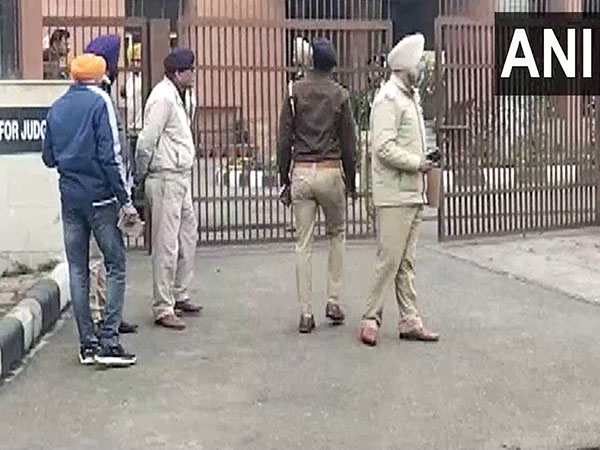 Chandigarh: Police recover plastic bag from court complex after blast threat, bomb squads at spot