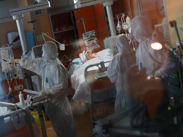 Italy records 117 new coronavirus deaths, 584 new cases