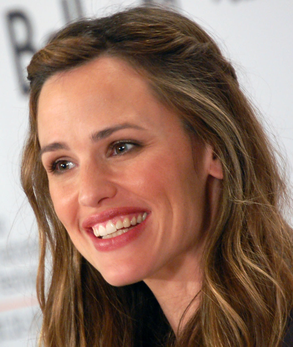 Jennifer Garner to lead Apple show 'The Last Thing He Told Me' after Julia Roberts' exit