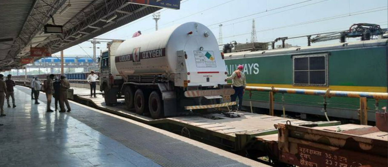 Indian Railways delivers 1125 MT (approx.) of LMO in 76 tankers 