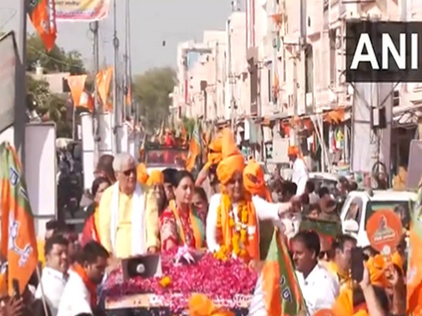 Lok Sabha polls: BJP's Kangana Ranaut holds roadshow in Rajasthan's Barmer