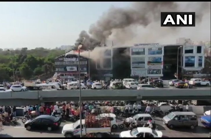 HC seeks probe report from Gujarat govt on Surat fire tragedy