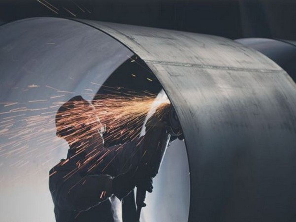 Crisis looms in Britain, steel makers warn