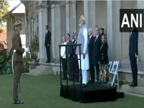 PM Modi accorded Ceremonial Guard of Honour at Admiralty House in Sydney