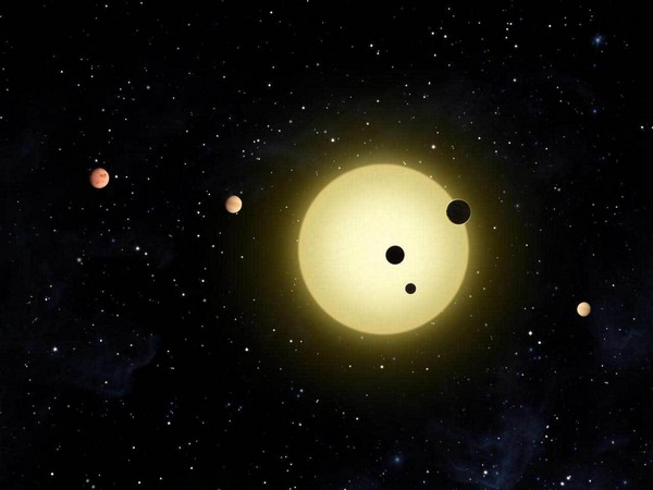First-ever planet found orbiting a dead star
	