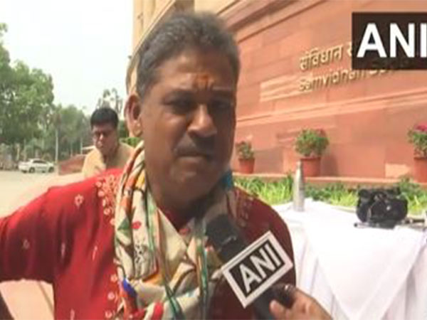 TMC MP Kirti Azad demands "Rs 1,64,000 crores", accuses centre of doing injustice to Bengal