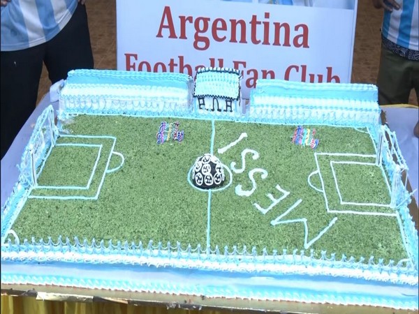 Lionel Messi fans in Kolkata celebrate Argentina maestro's 37th birthday with 80-pound cake 