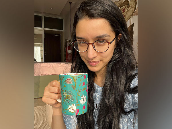 Sunday mood: Shraddha Kapoor channelises her inner 'chai lover' 