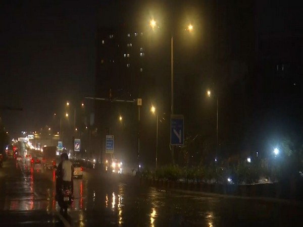 IMD Warns of Heavy Rain in Mumbai and Thane; High Tides and Delayed Trains Anticipated