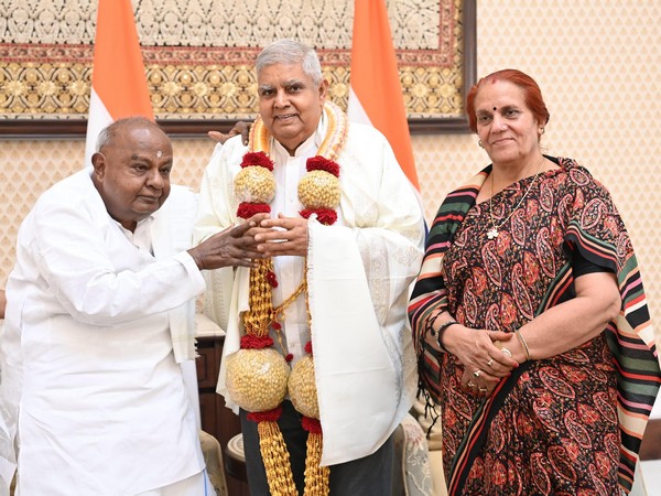 H D Devegowda Meets Vice President Dhankhar, Reflects on Dark Days of Emergency