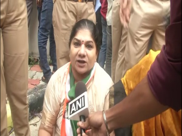 Clash Erupts Between BRS and Mahila Congress in Hyderabad Over KTR Remarks