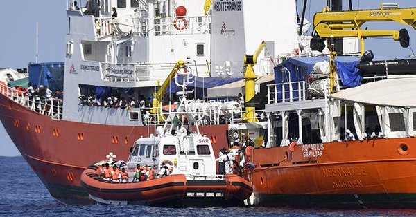 UPDATE 1-Panama revokes registration of last migrant rescue ship in central Med
