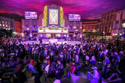 Warner Bros. World™ Abu Dhabi Sets New Guinness World Records® Title for 'Largest Gathering of People Wearing Capes'