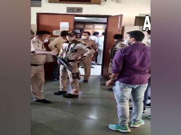 Shorts fired in Delhi's Rohini court premises, 4 dead