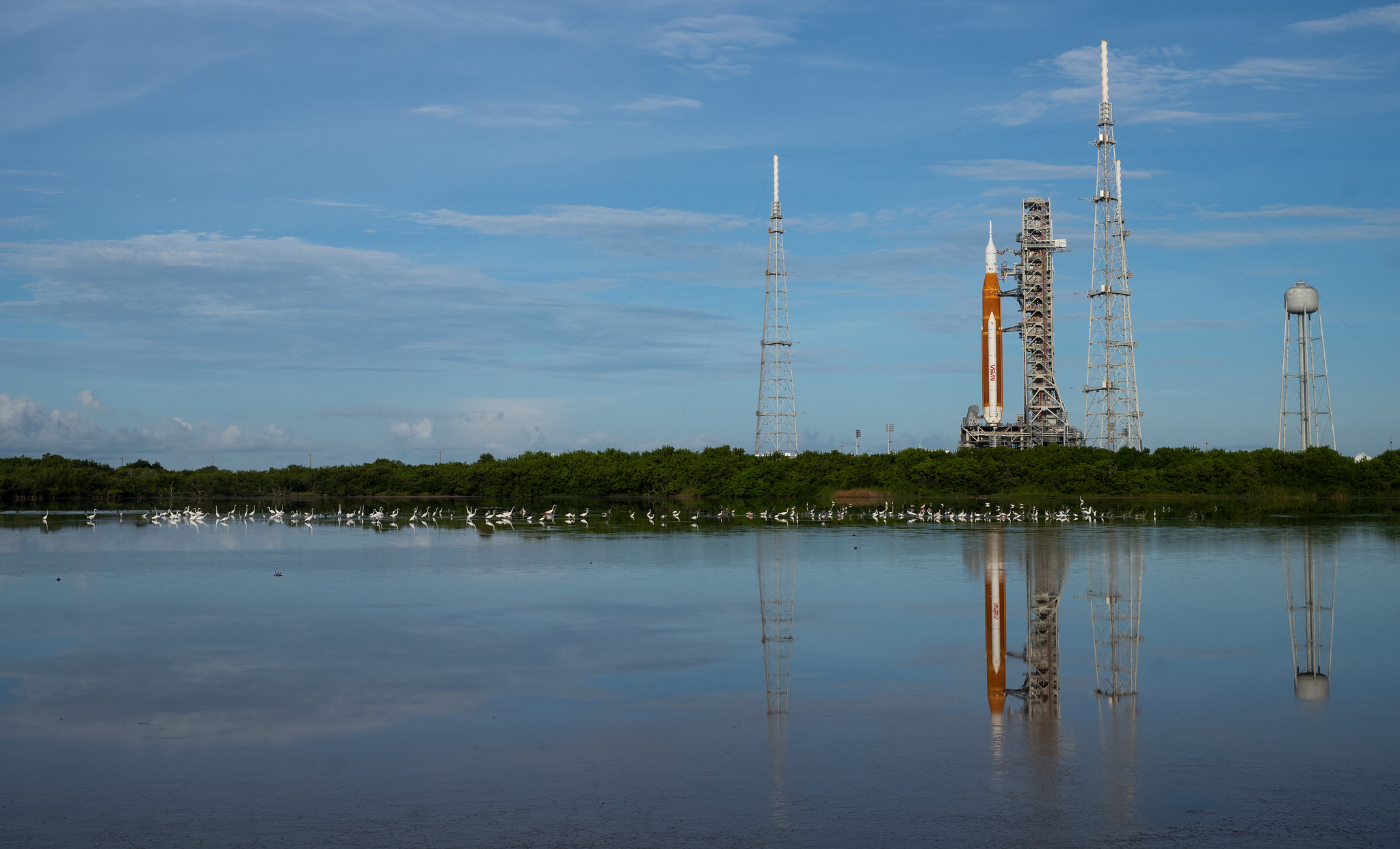 (Update: Launch waived off) NASA continues to prepare for Artemis I launch despite deteriorating weather