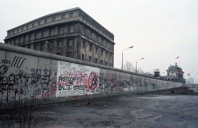 Escape tunnel underneath Berlin Wall opens to public