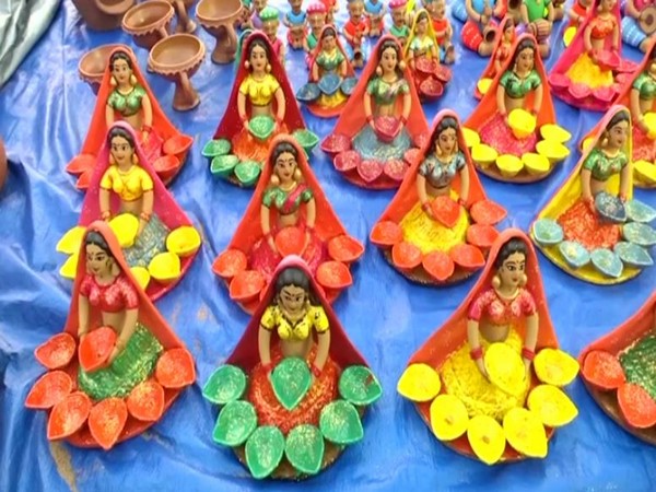 Odisha: Terracotta items become main attraction at Bhubaneshwar's Ekamra Haat