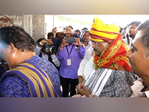 Union Minister Dharmendra Pradhan offers prayers at Odisha temple on Vijayadashami