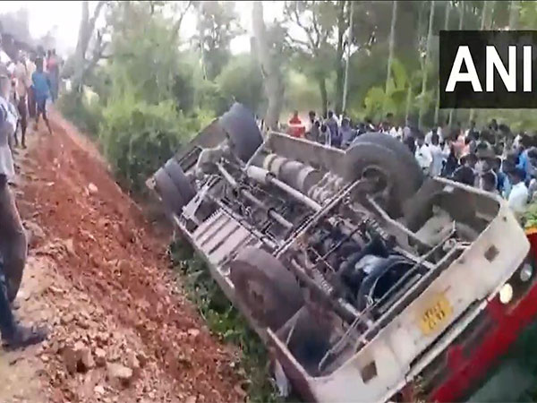 Tragic Bus Accident in Vijayanagar: One Dead, 20 Injured