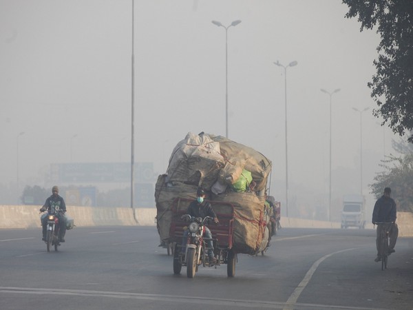 Pakistan: PDMA notifies smart lockdown in 10 districts of Punjab due to smog