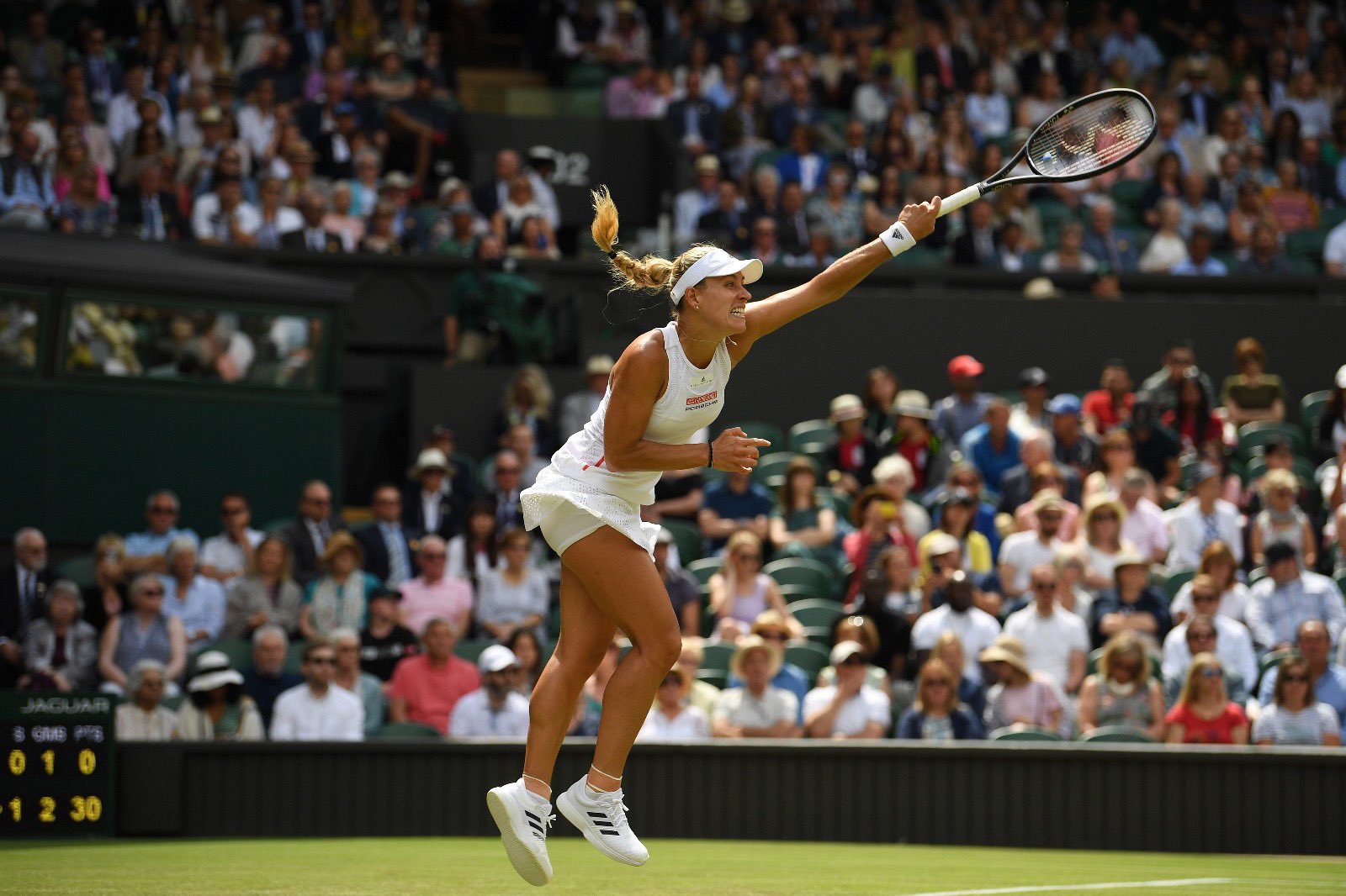 Tennis-Kerber ousted as Shapovalov, Rublev advance in Rome